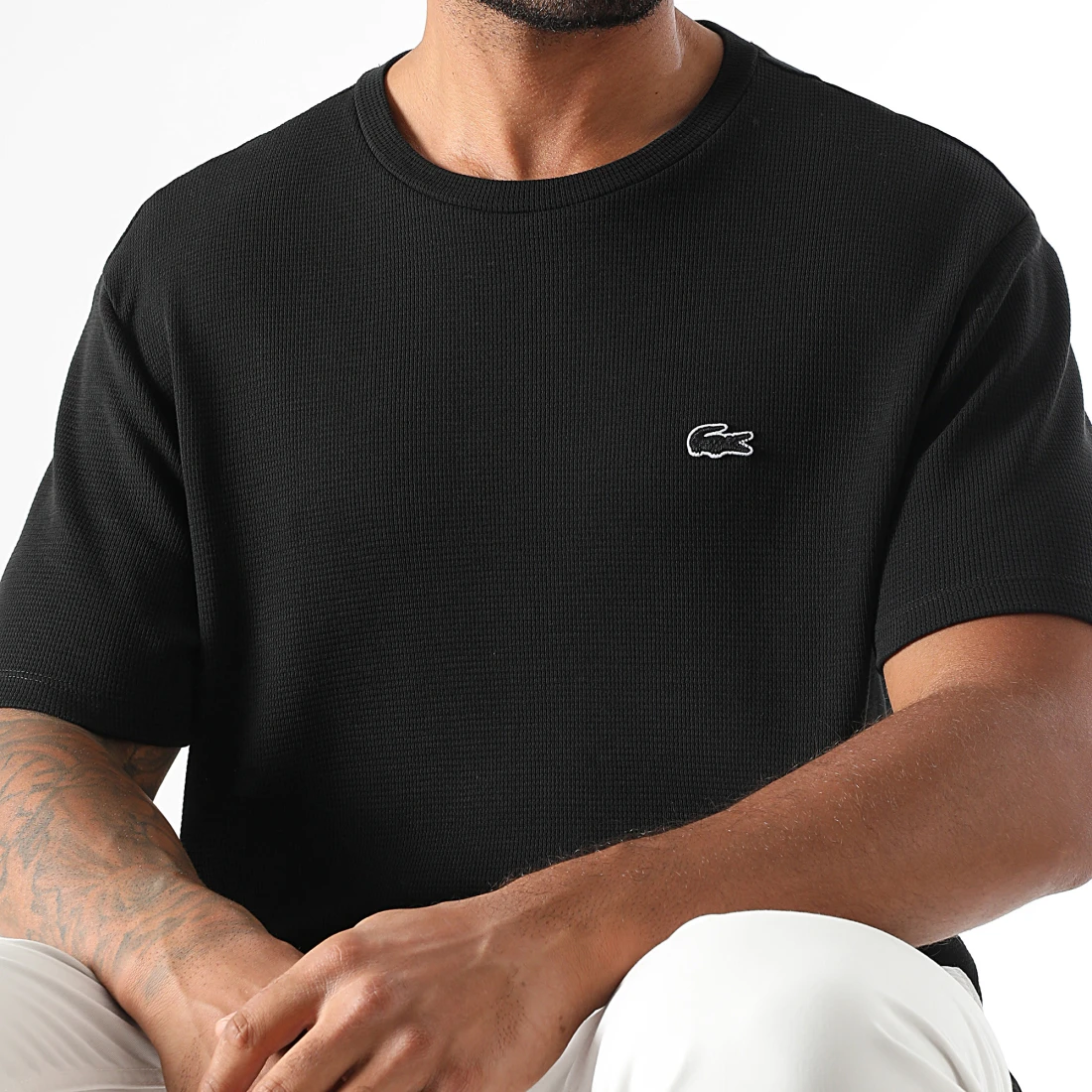 Tee Shirt Logo Brodé Crocodile Ton Sur Ton Noir – Image 3